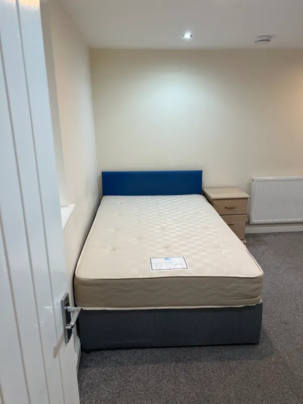 72 Derby Grove, NG7 1PF – 6-Bedroom En-suite Student House - Thumbnail 10